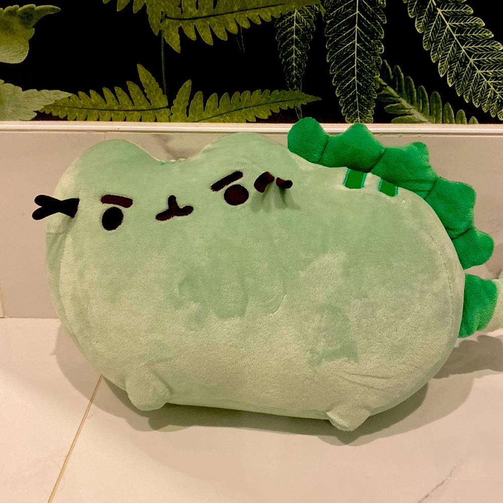 Green dino Pusheen